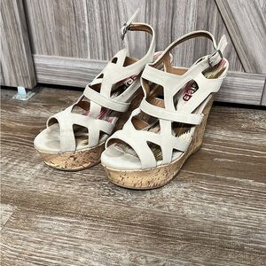 Size 9 tan wedges
